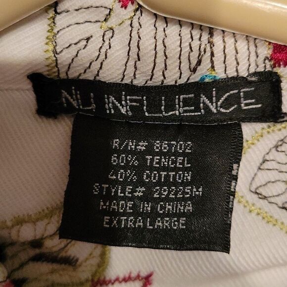 Nu INFLUENCE White Floral Embroidered Denim Jacket XL - Picture 6 of 8